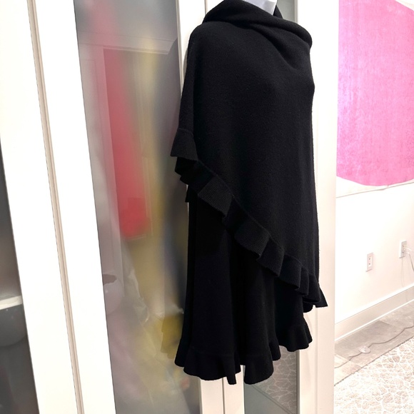 Black Cashmere Ruffled Edge Cape Cashmere from Saks Fifth Ave 140" Sweep! - Picture 3 of 7